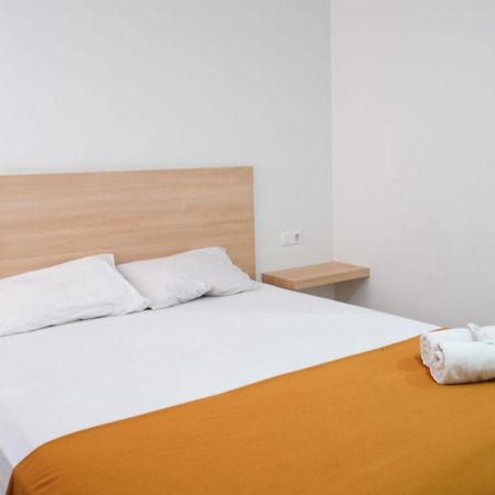 Urooms Tanah Abang Giacarta Esterno foto