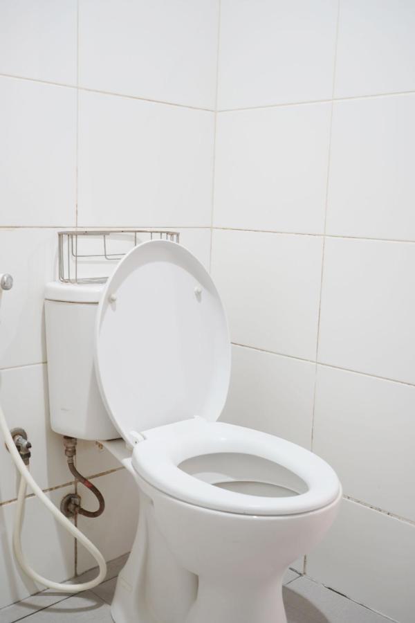 Urooms Tanah Abang Giacarta Esterno foto